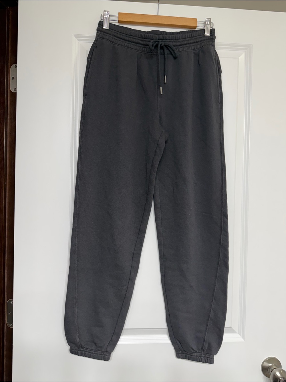 Aerie women’s Charcoal Gray Drawstring Sweatpants NWT